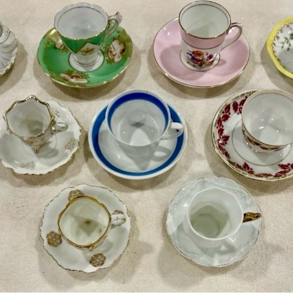 Elegant Victorian Tea Cups & Saucers Era 1890 - 1940’s. LOT OF 11